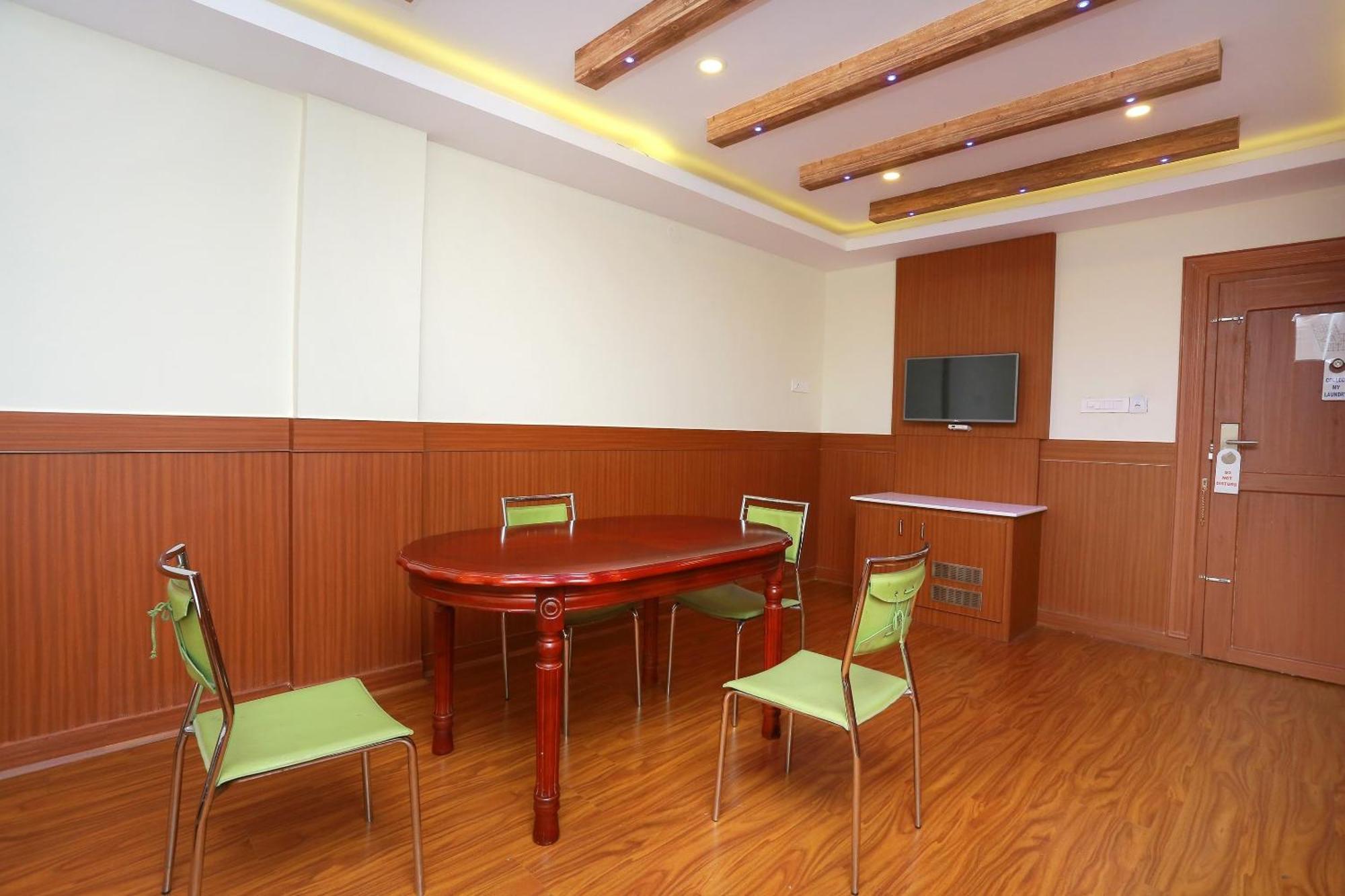 Capital O Kovilakam Residency Thrissur Exterior foto