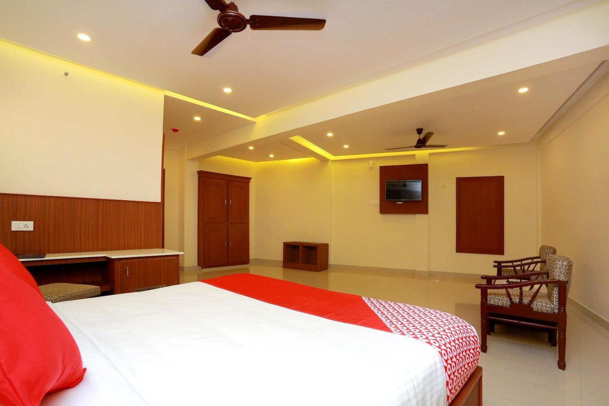 Capital O Kovilakam Residency Thrissur Exterior foto